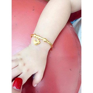 Lắc tay bạc con gà cho bé