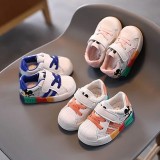 Giày thể thao cho bé