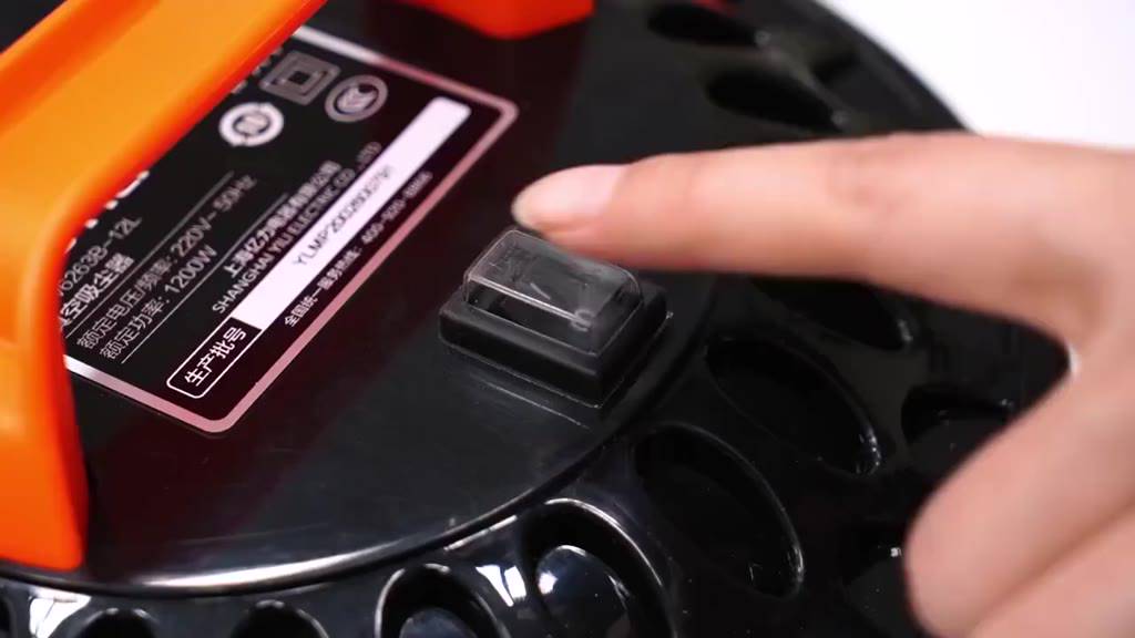 Máy Hút Bụi Mini Cầm Tay Thùng Inox Yili 12 lít