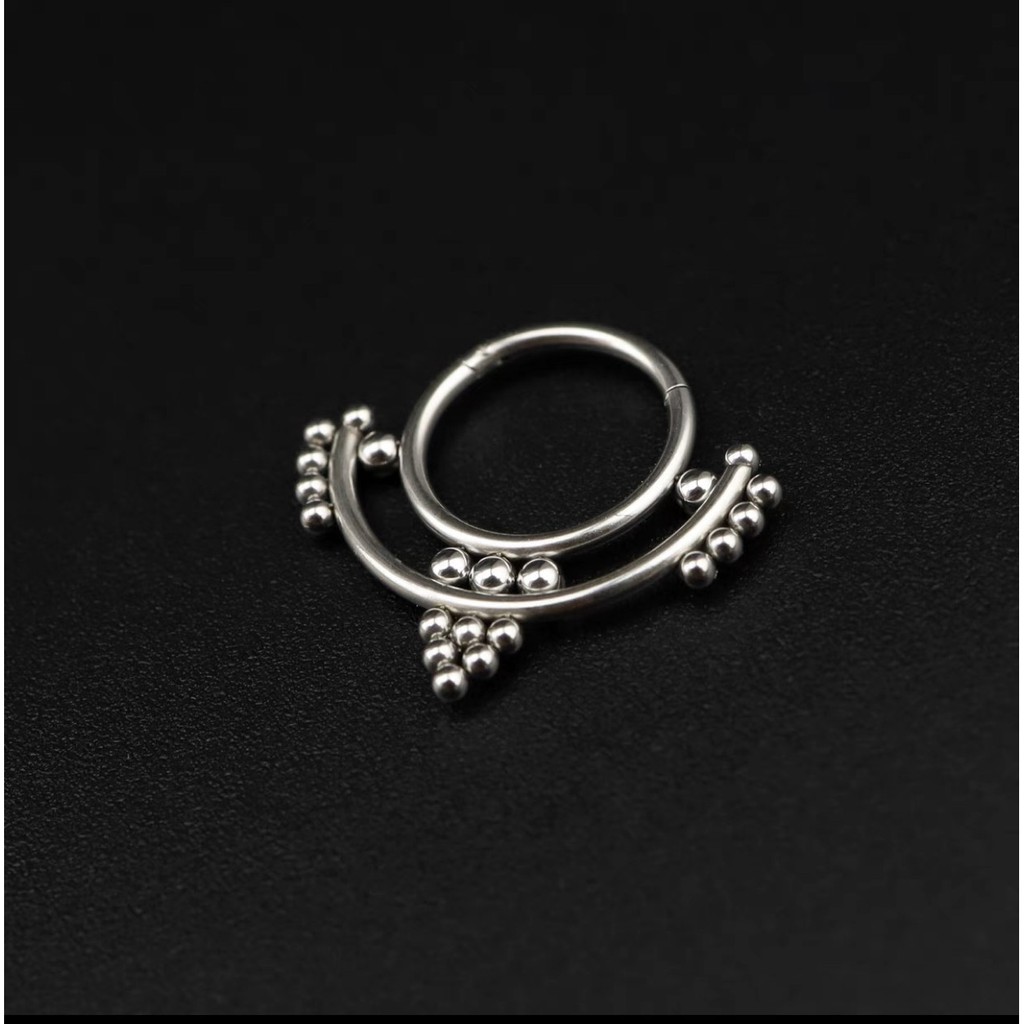 Khuyên bật khấc học tiết hình cá tính - khuyên thép ko gỉ