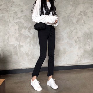 Quần bò ống loe rách gấu