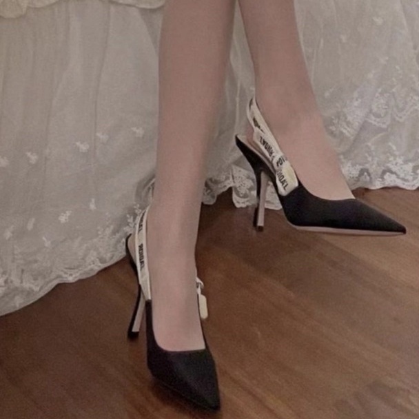 Giày sandal hở eo quai dio 3cm H137