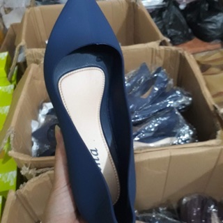 Giày nhựa qc