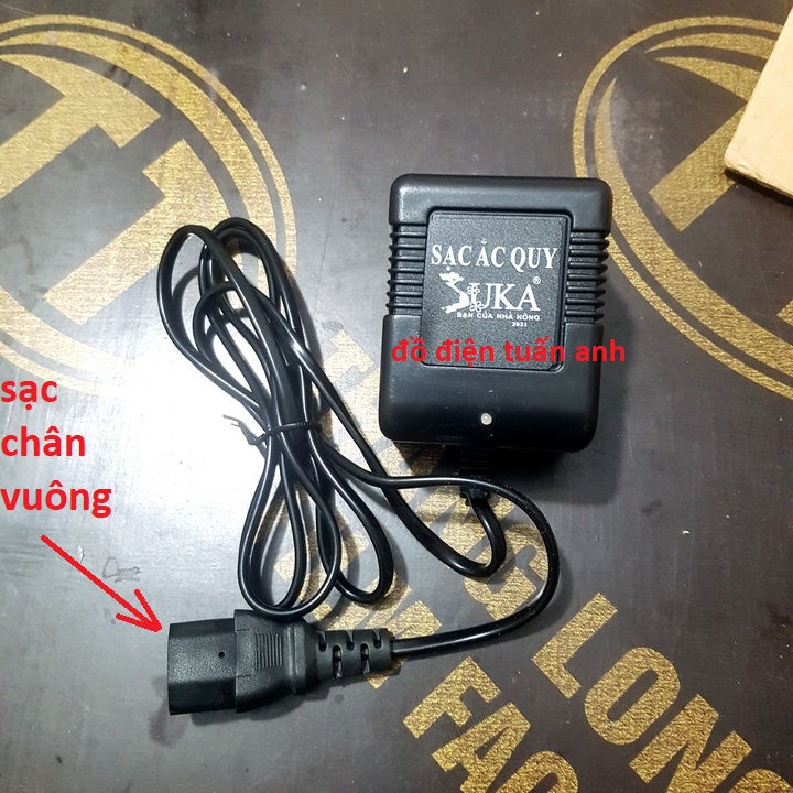 Sạc 3 chân bình acquy xe máy 12v, bình bơm phun tưới cây,phun lúa có đèn báo sạc đầy bình.