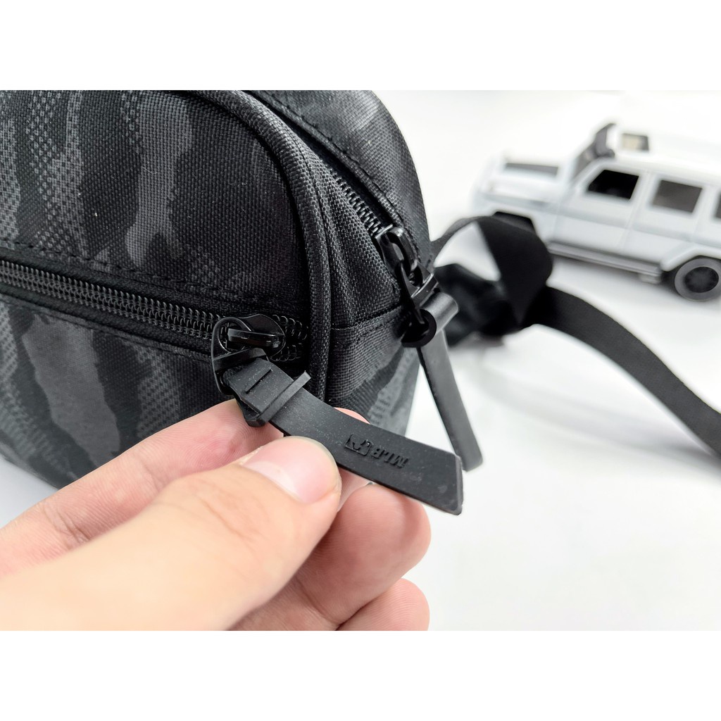 TÚI ĐEO CHÉO MLB CHẤT VẢI POLYESTE CHỐNG THẤM CAO CẤP, TÚI THỜI TRANG MÃ MLB5A21 MÀU ĐEN