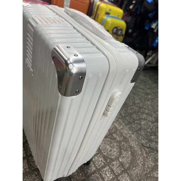 Vali bọc góc size 20 trắng