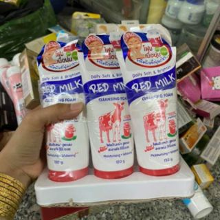 Sữa rửa mặt bò đỏ Thái Lan