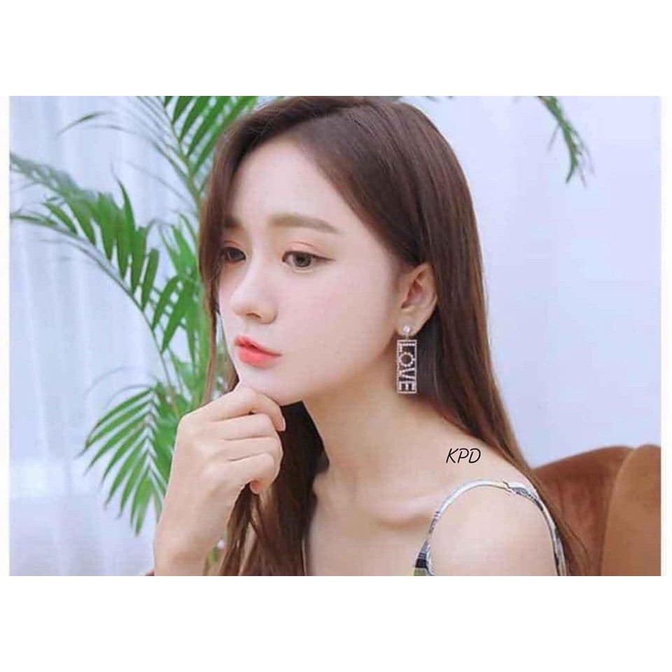 BÔNG TAI CHỮ LOVE ĐÍNH ĐÁ SANG CHẢNH