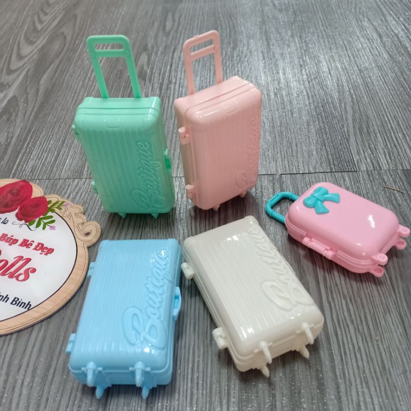 Các vali kéo bằng nhựa cho búp bê barbie và búp bê 16cm