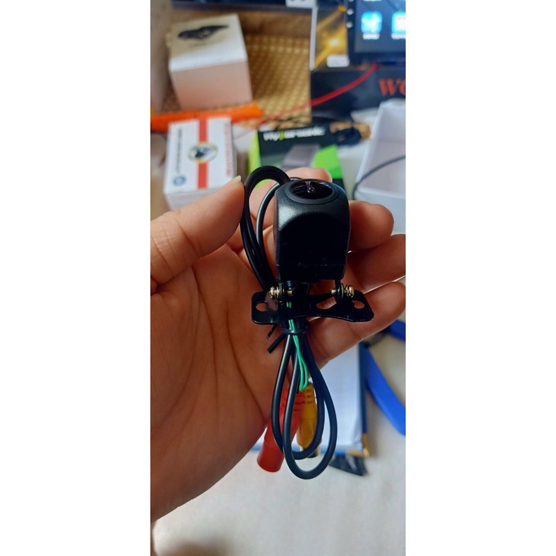 Camera lùi AHD độ phân giải Full HD 1080p có hồng ngoại hỗ trợ quay đêm | BigBuy360 - bigbuy360.vn