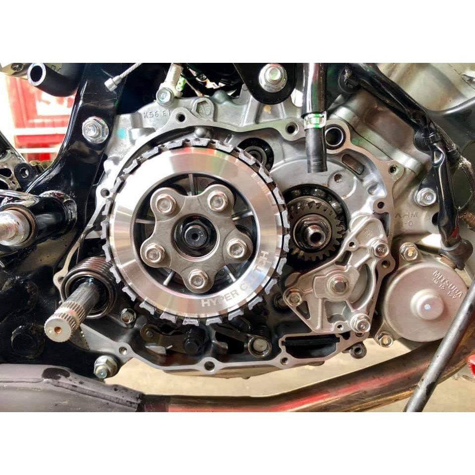 ĐẾ NHÔM NỒI UMA RACING 5 LÒ XO CHO WINNER / SONIC 150 [ CHÍNH HÃNG]