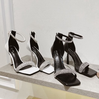 Sandal quai đá Versacee đen trắng da xịn màu đẹp lạ