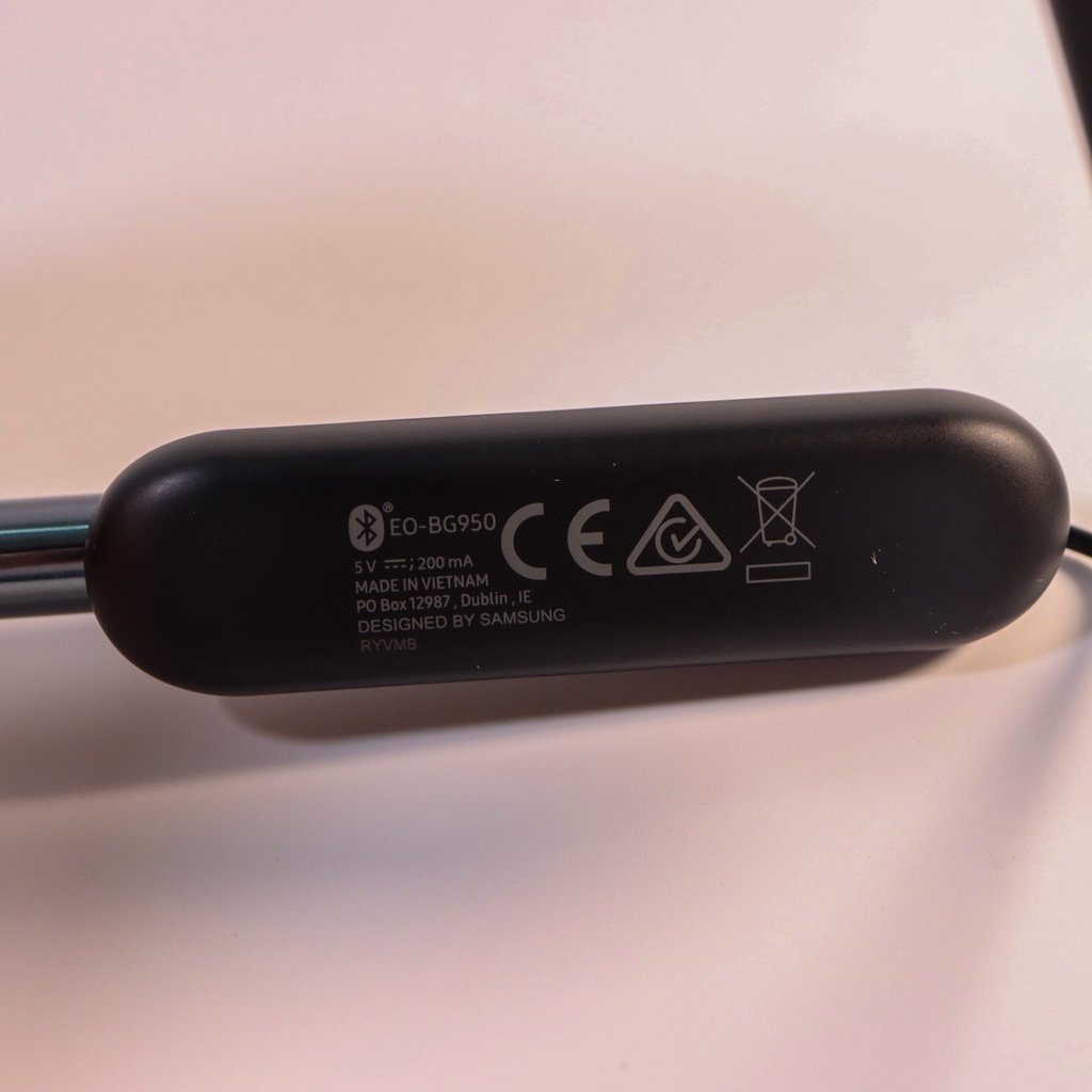 Puki shop / Tai nghe Bluetooth Samsung U Flex - Chất âm đỉnh cao - Pin 10 tiếng - Mic to rõ ràng - New fullbox giá rẻ