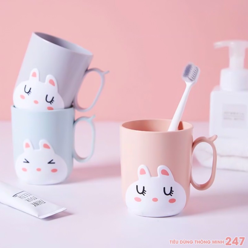 Cốc Đánh Răng Ly Uống Nước Ly Nhựa Hình Thỏ Con Đáng Yêu Có Quai Cầm Chống Trơn Trượt