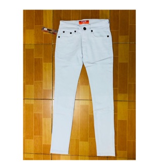 Quần jean Nữ Levis trắng size 28-29 hàng vnxk ( Dọn kho nên bị bụi phần nếp gấp) —> 100k/1c