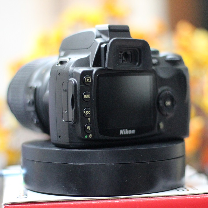 Máy ảnh Nikon D40X kèm ống kính 18-55 VR tập chụp DSLR