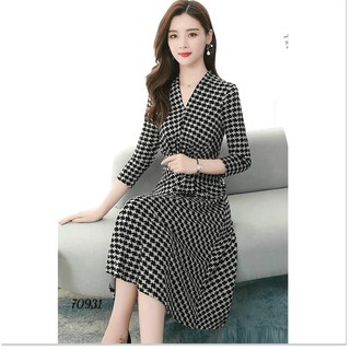 Đầm xòe lụa qua gối họa tiết cực đẹp dành cho các quý cô tptm3868th