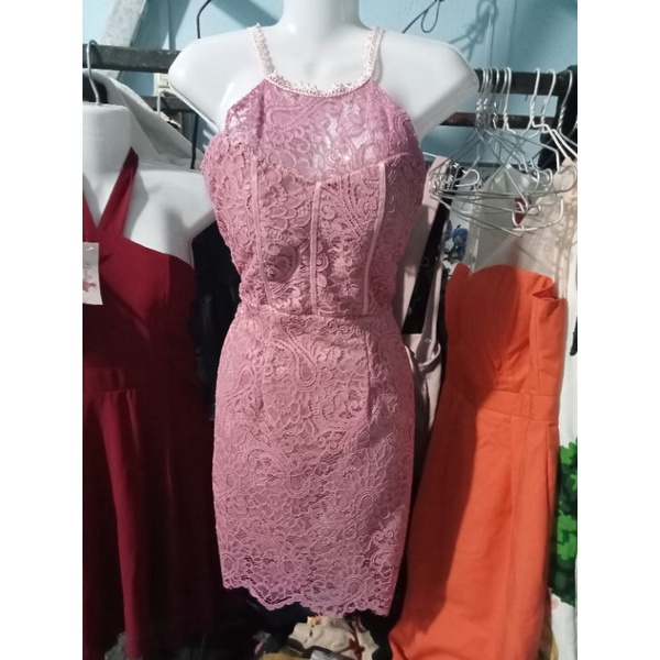 đầm body ren hồng ruot