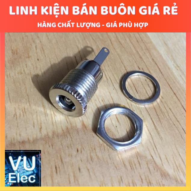 Giắc cắm DC 5.5 x 2.1 mm bằng kim loại chế pin sạc