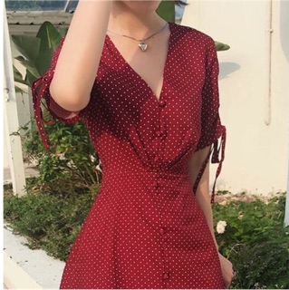 Váy chấm bi đỏ cổ V sz L