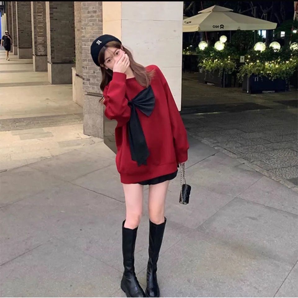 Áo Sweater Dáng Rộng Màu Đỏ Rượu Đính Nơ Thời Trang Thu Đông