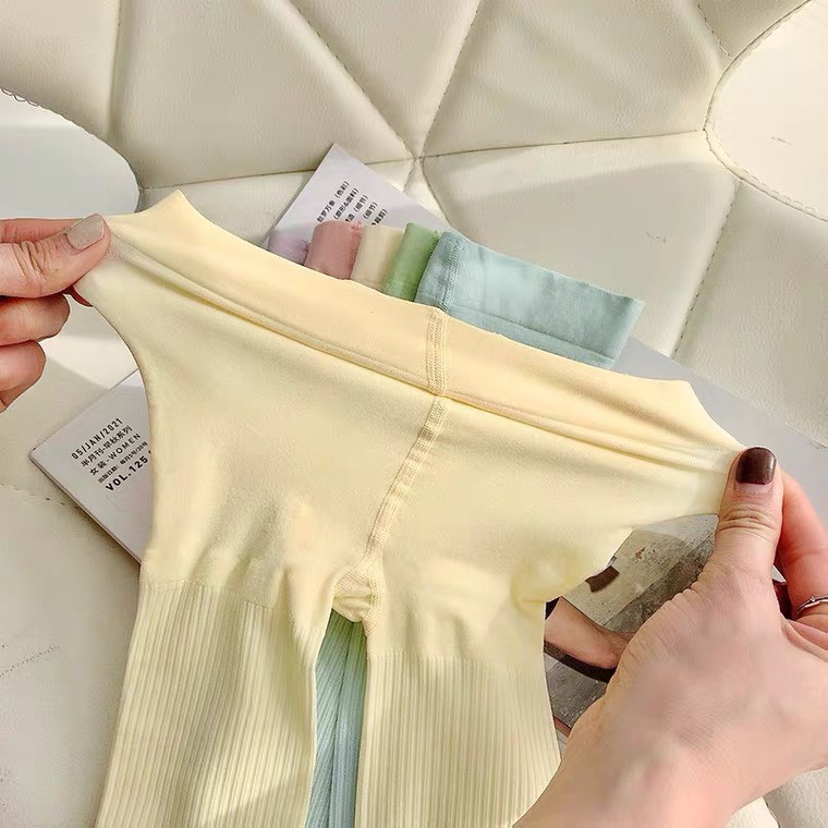 Quần tất cotton giữ ấm dễ thương cho bé