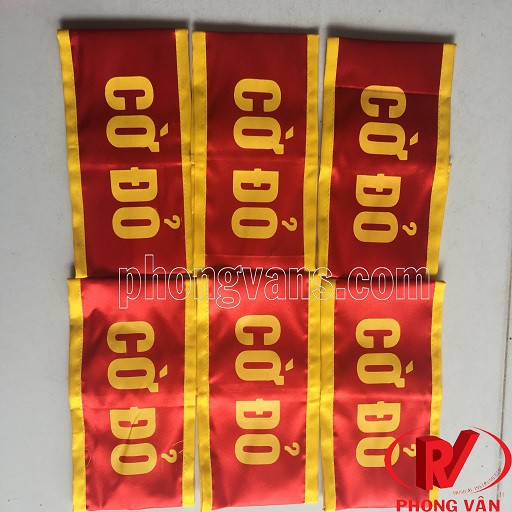 Băng cờ đỏ đeo tay
