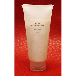 Sữa rửa mặt tẩy da chết muji.