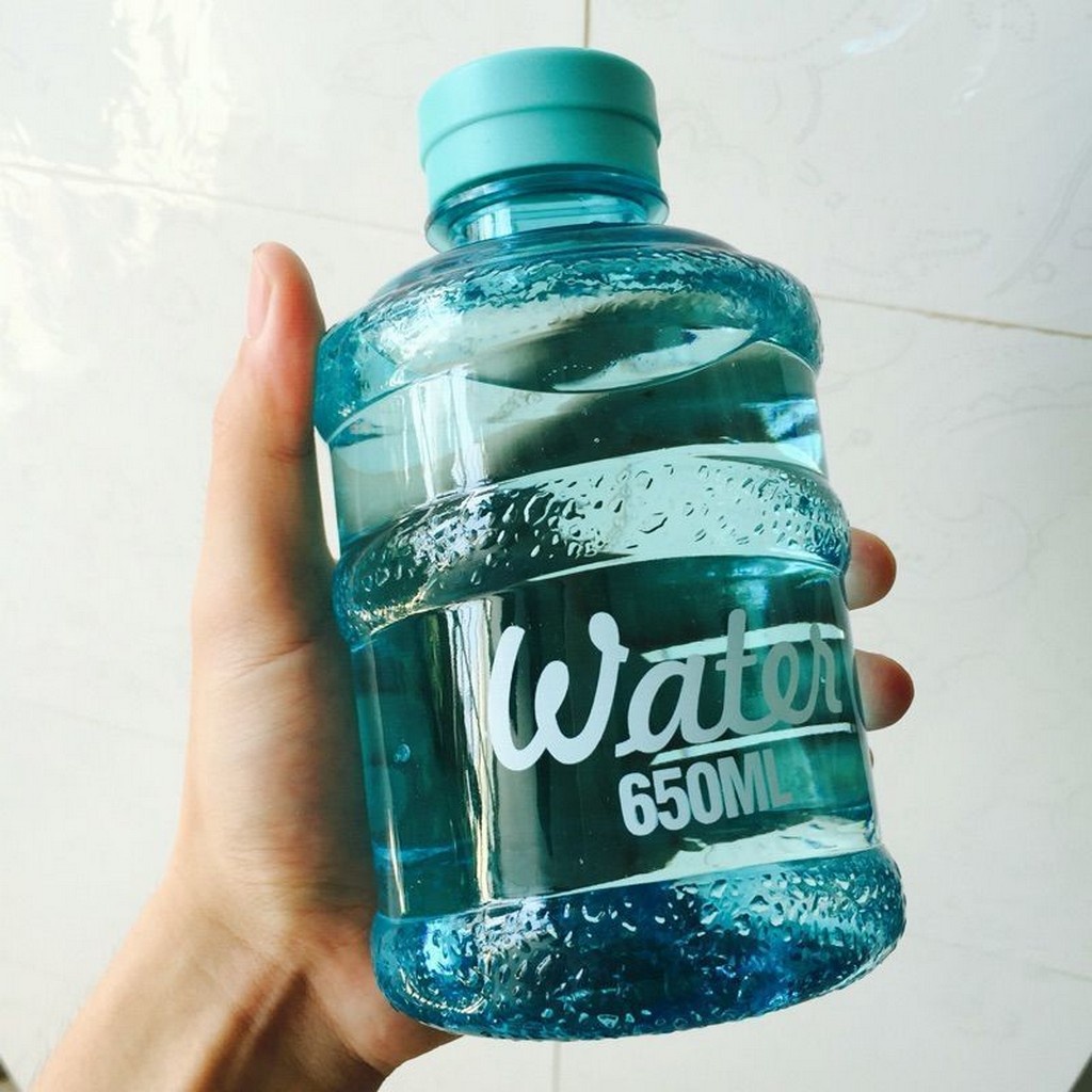 Bình Nước, Chai Nhựa Đựng Nước Water 650ml Có Quai Cầm Tiện Lợi Nhiều Màu