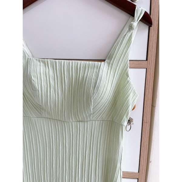 Đầm xanh mint 2 dây vải gân dáng midi | BigBuy360 - bigbuy360.vn
