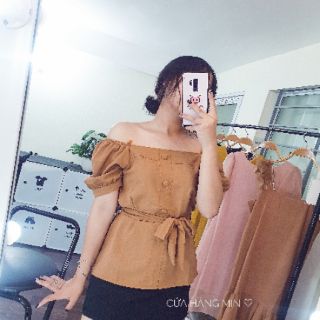 Áo cổ vuông tay bồng thắt đai