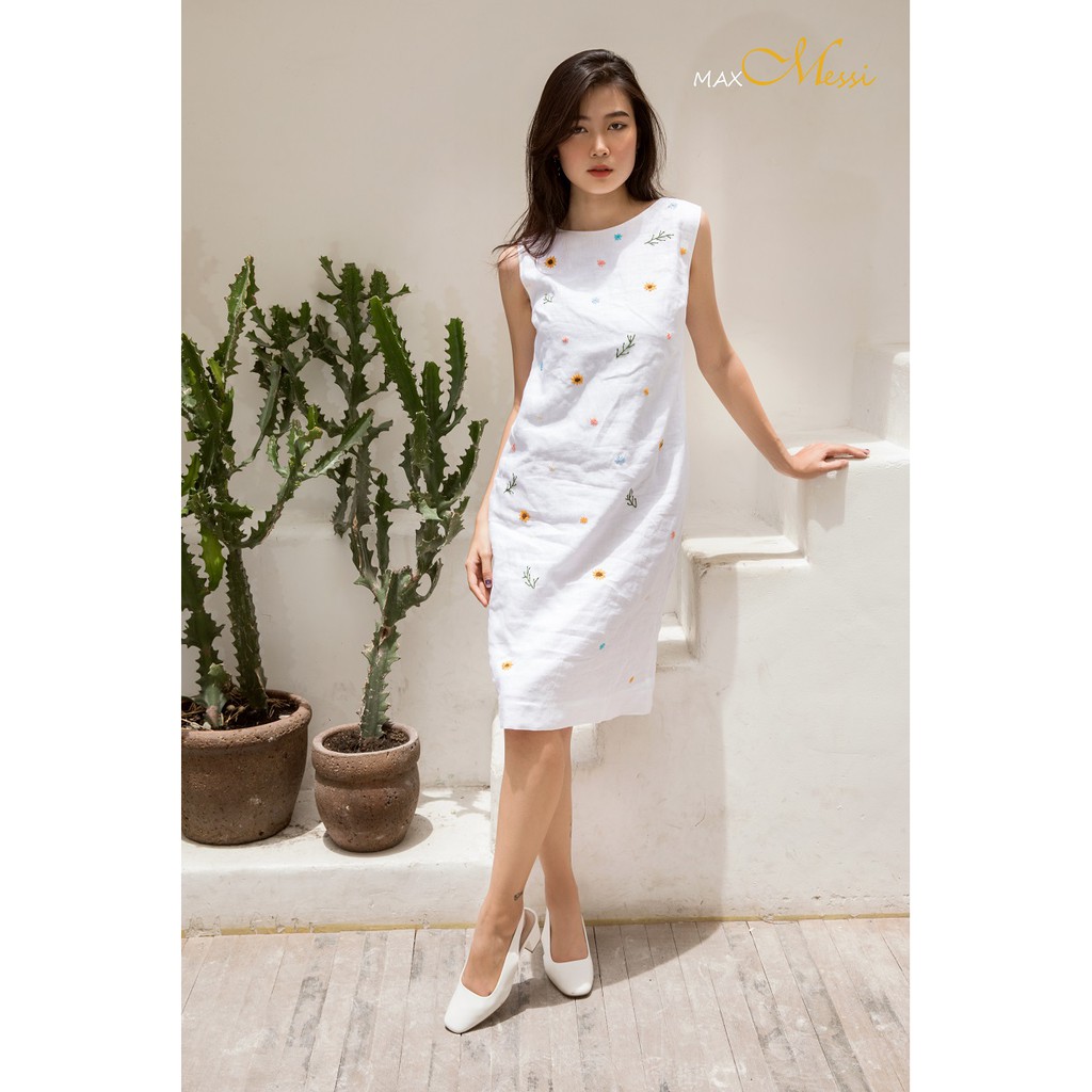 MaxMessi - Đầm suông nữ Linen Tưng Premium ISABELLE dáng bút chì cổ tròn thêu hoa thủ công