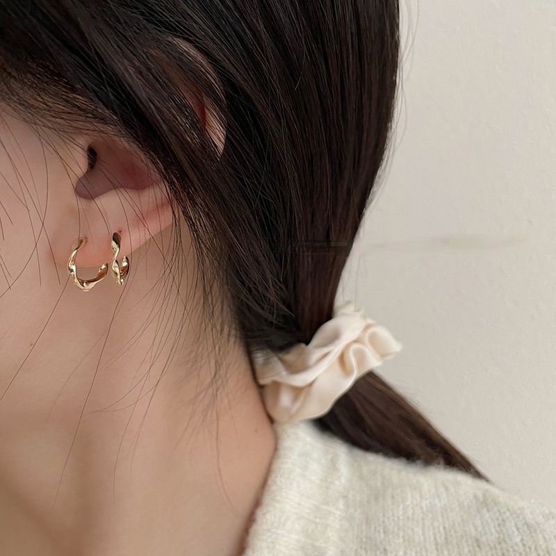 Bông Tai Kim Loại Dạng Xoắn Hình Chữ C Phong Cách Hàn Quốc Tinh Tế Thời Trang Cho Nữ