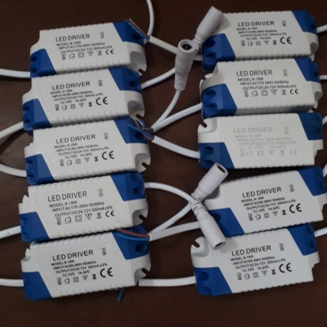 10 tăng phô đèn led âm trần 8 đến 18