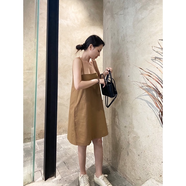 SHU SHI - Đầm 2 Dây Linen Dáng Ngắn Màu Nâu ( ảnh chính chủ )