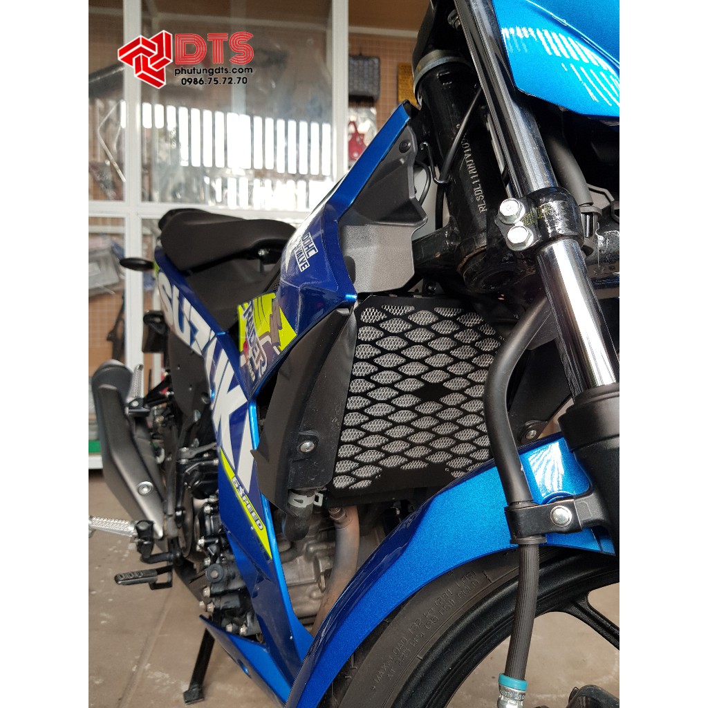 Miếng che bảo vệ két nước cho Suzuki Raider Fi - Satria Fi - Gsx - Mẫu caro đen có lưới