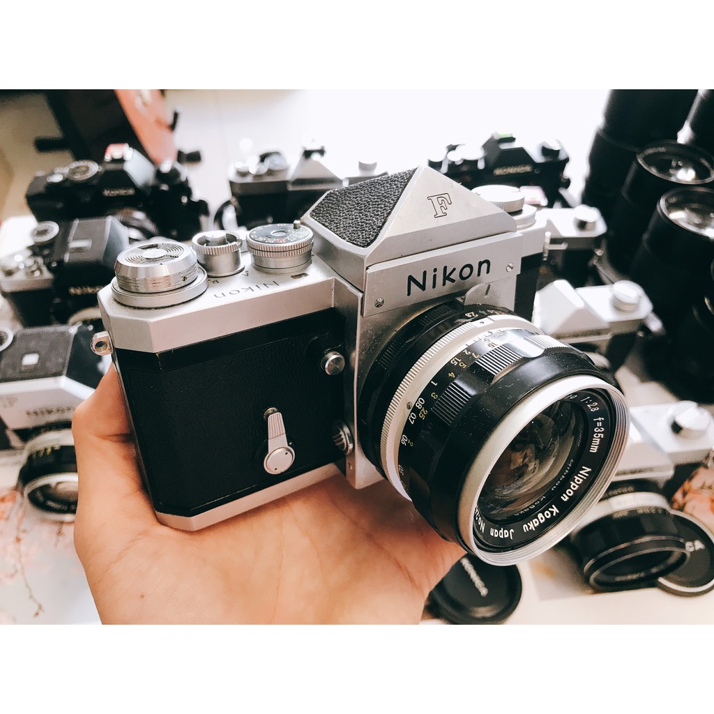 Máy ảnh film Nikon F Silver gù chùa dòng PRO của nhà Nikon