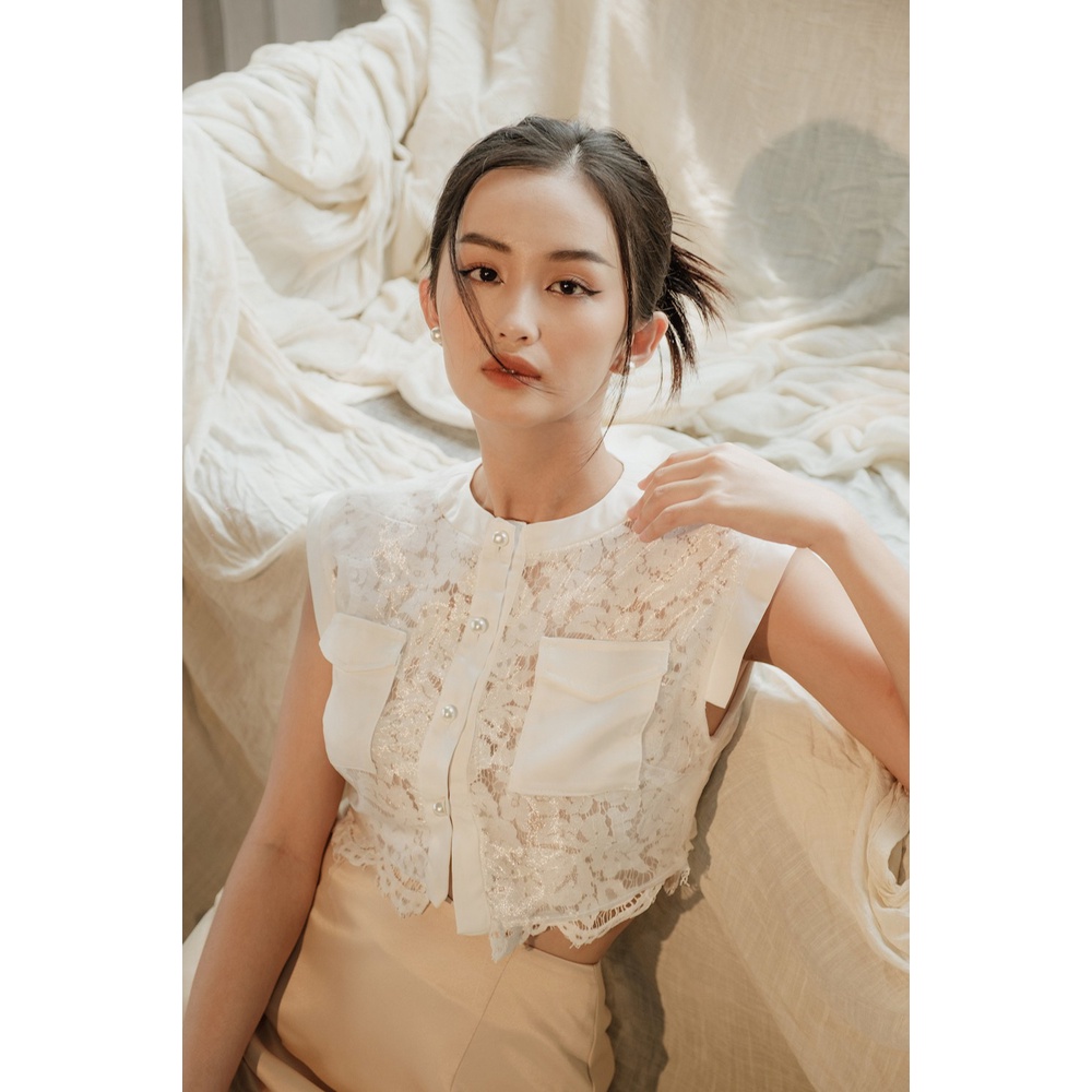 XIPI - Chân Váy Màu Da Phối Chân Ren