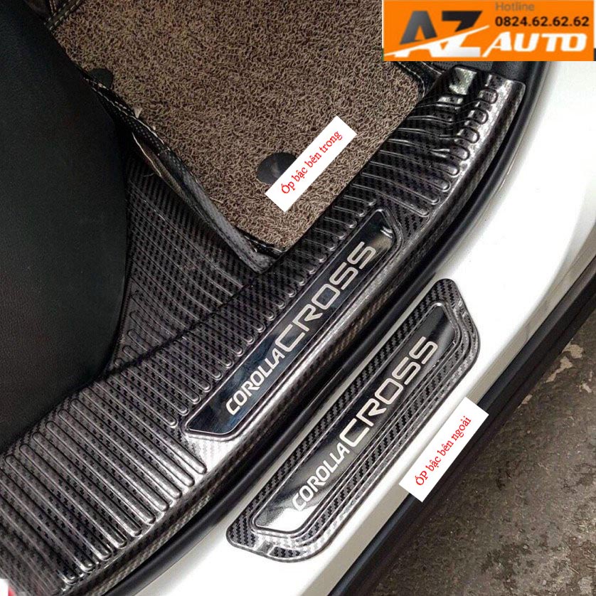 Ốp bậc cửa, Nẹp bước chân Toyota Cross 2020.-2023 - VÂN CARBON hàng cao cấp