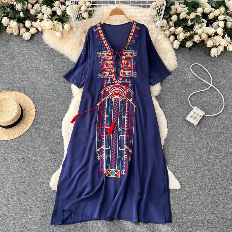 Đầm Lozzi Thêu Limited