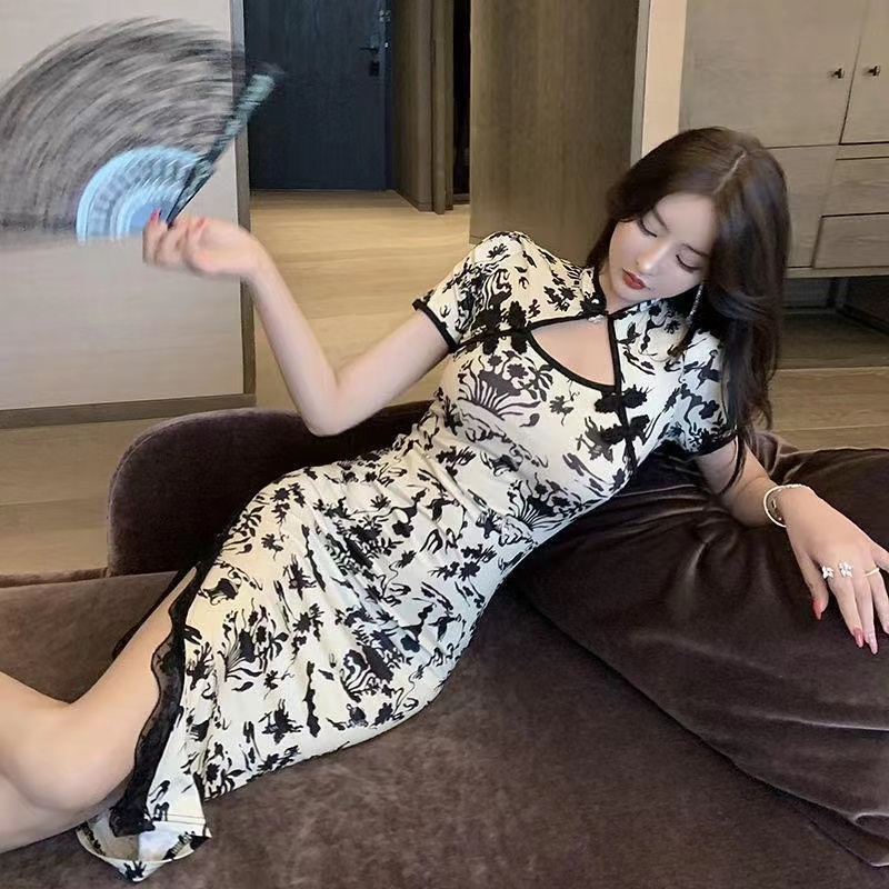 Sườn xám cách tân dáng ôm in hoa phong cách Trung Hoa thanh lịch thời trang