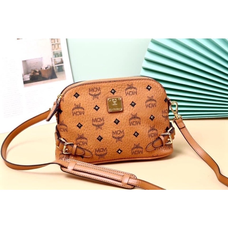 TÚI ĐEO CHÉO MCM DÁNG HẾN