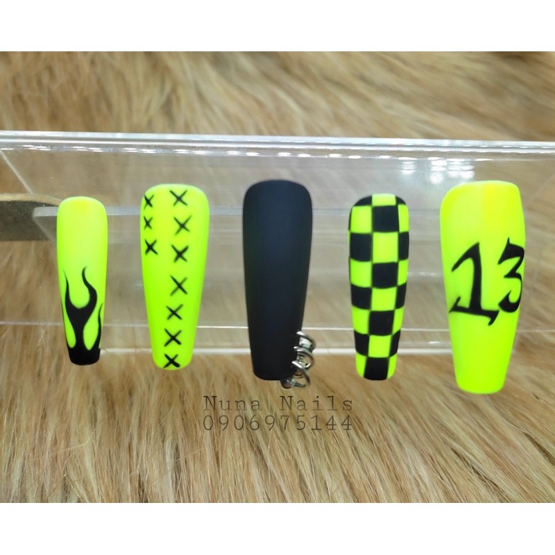 nailbox design móng úp  thiết  kế caro ngọn lửa  inbox chọn size &amp; shape có thể đổi màu đầy đủ phụ kiện CÓ NOW SHIP