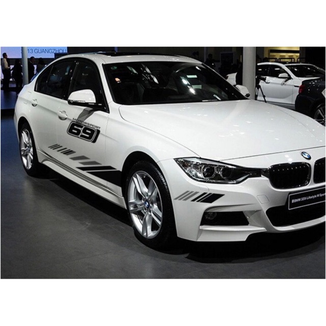 Tem dán sườn xe ô tô phong cách thể thao