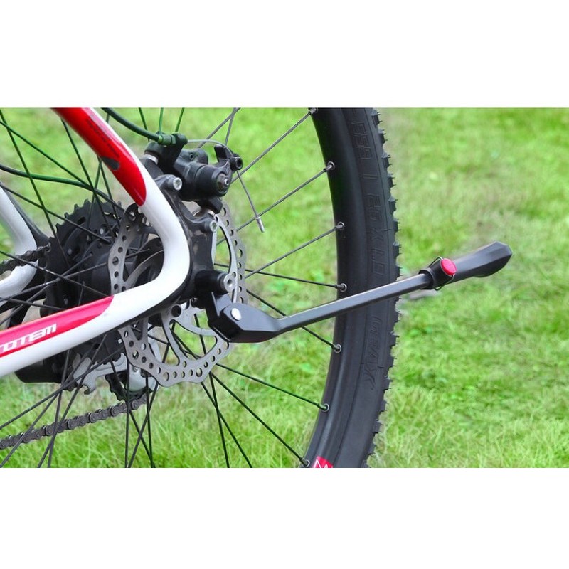 Chân chống xe đạp thể thao