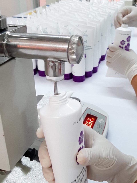 Sữa dưỡng thể trắng da hương nước hoa lotion trắng da the dionne Thái Lan 200ml | BigBuy360 - bigbuy360.vn