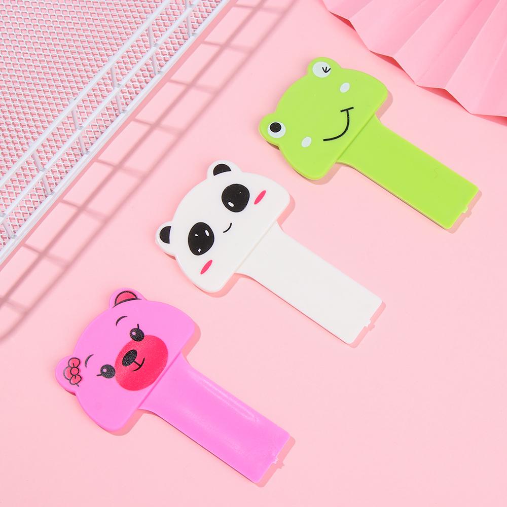 Dụng Cụ Nhấc Nắp Bồn Cầu Không Bẩn Hình Gấu Dễ Thương DAPHS