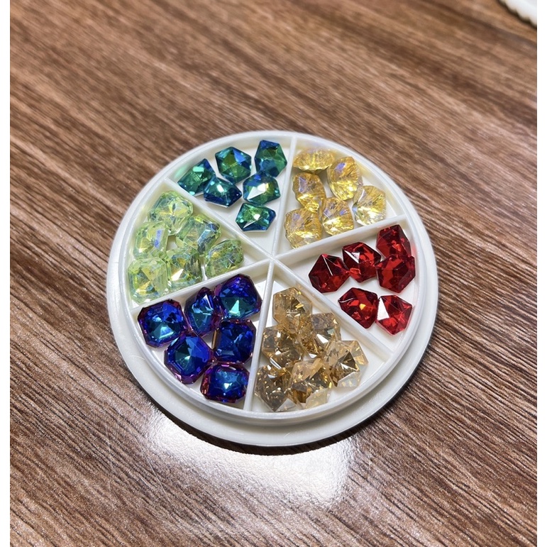 Đá khối chân vàng mix màu mix size khay 36 viên, phụ kiện nail