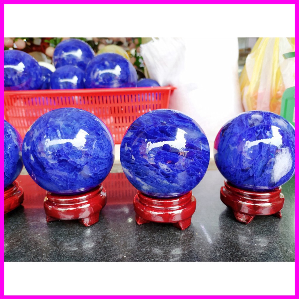 Mẫu hót Bi thủy tinh xanh dạng núi lửa có xử lý, nặng từ 2-2.5 kg, có đế gỗ ở dưới, trưng bày Hàng đẹp