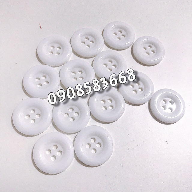 Nút men 4 lỗ bóng đen trắng